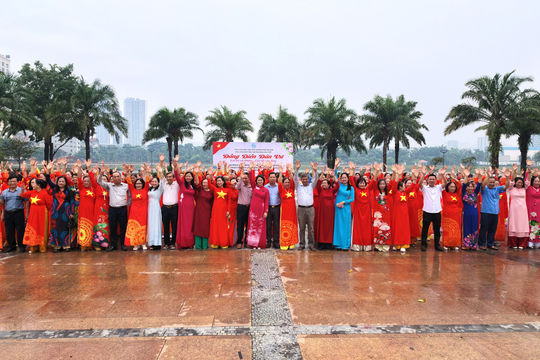 Phường Đại Mỗ: 300 hội viên phụ nữ hòa nhịp dân vũ chào mừng ngày 10-10