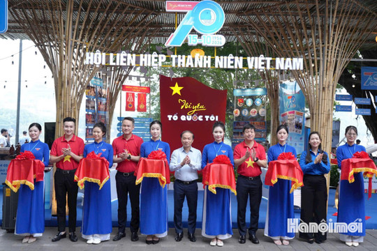 Khai mạc Triển lãm “70 Năm dấu ấn - tiếp nối khát vọng”