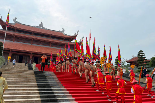Lan tỏa đạo lý “Uống nước nhớ nguồn” trong ngày kỷ niệm 72 năm Giải phóng Thủ đô