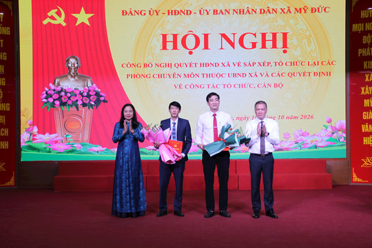 Xã Mỹ Đức công bố các quyết định về công tác cán bộ