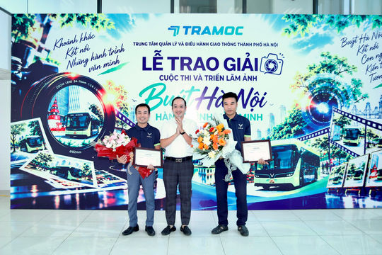 31 tác phẩm ảnh lan tỏa nét đẹp xe buýt Hà Nội
