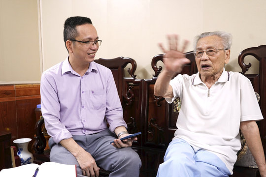 Chuyện những người đón mùa thu chiến thắng