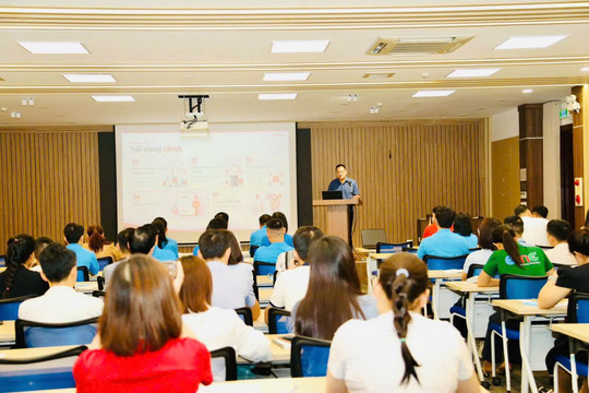 Bồi dưỡng lý luận, nghiệp vụ cho cán bộ Công đoàn Thủ đô