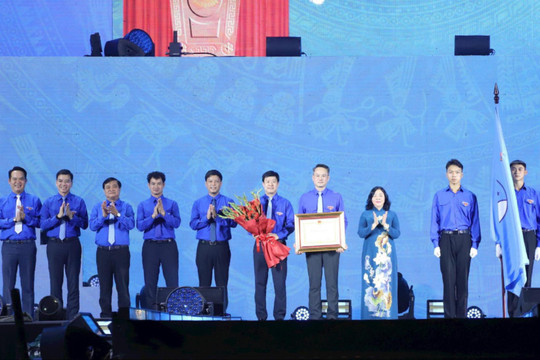Hội Liên hiệp Thanh niên Việt Nam đón nhận Huân chương Lao động hạng Nhất