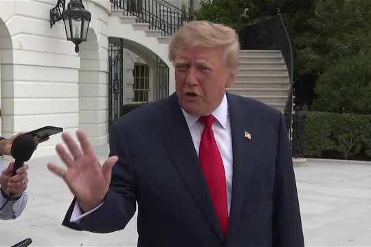 Tổng thống Trump nêu quan điểm bất ngờ về lãnh đạo Ukraine
