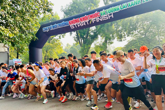 Gần 2.000 người chạy vì môi trường không khói thuốc