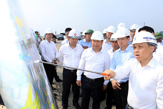 Khơi thông điểm nghẽn, đẩy nhanh tiến độ công trình trọng điểm