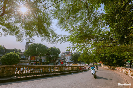 Hà Nội ngày nắng, đêm không mưa