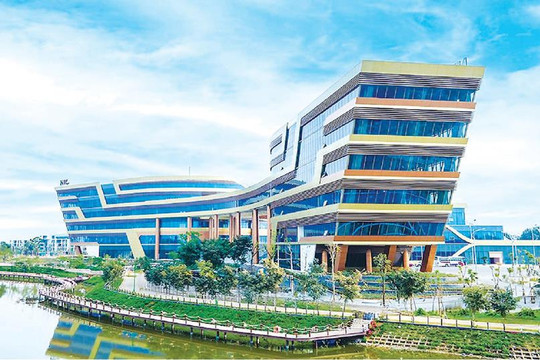 Định hình các ngành kinh tế mũi nhọn của Thủ đô