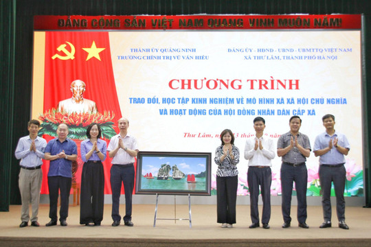 Xã Thư Lâm trao đổi kinh nghiệm mô hình xã, phường XHCN với HĐND cấp xã thành phố Quảng Ninh