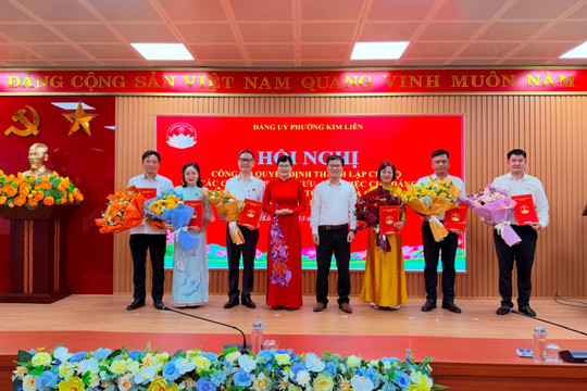 Phường Kim Liên công bố các quyết định thành lập 13 chi bộ trực thuộc