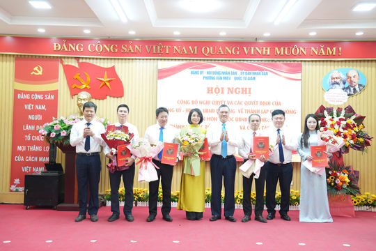 Phường Văn Miếu - Quốc Tử Giám công bố các quyết định về tổ chức bộ máy