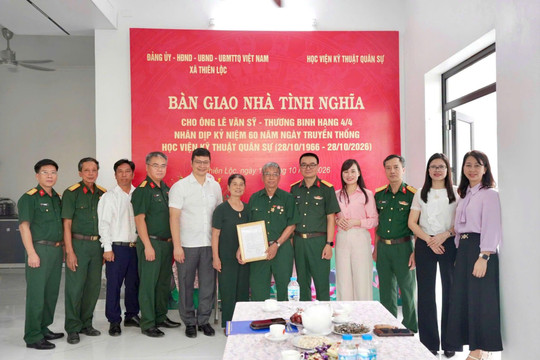 Trao tặng nhà tình nghĩa cho thương binh xã Thiên Lộc