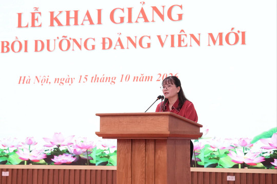 Đảng ủy UBND thành phố Hà Nội khai giảng lớp bồi dưỡng đảng viên mới