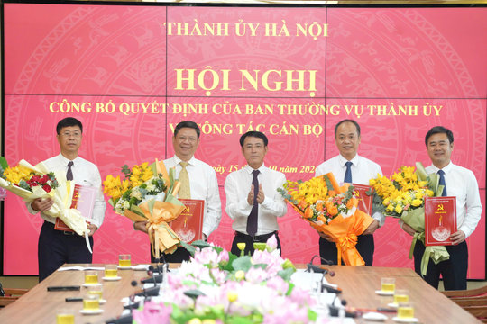 Công bố các quyết định của Ban Thường vụ Thành ủy Hà Nội về công tác cán bộ