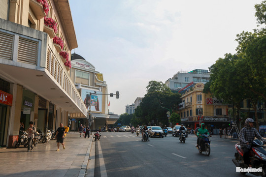 Hà Nội ngày nắng, đêm không mưa
