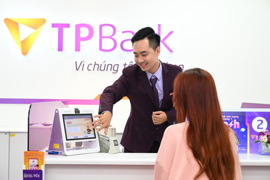 Các ngân hàng đồng loạt giảm lãi suất, ưu tiên các lĩnh vực trọng điểm