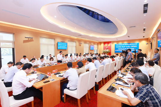 Ngày 22-10, Thường trực HĐND TP Hà Nội tiến hành phiên chất vấn về lĩnh vực môi trường