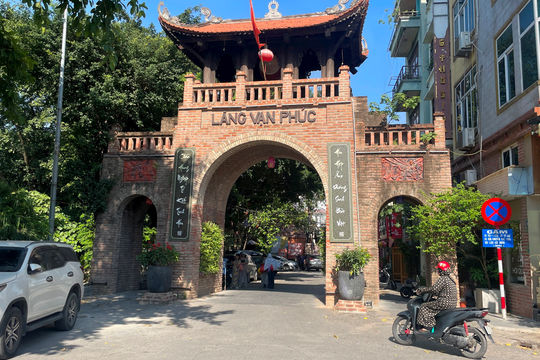 Làng lụa Vạn Phúc chuyển mình trên không gian số