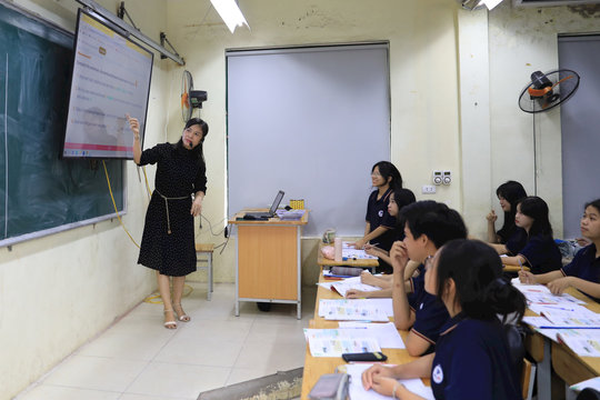 Hà Nội: Chuyển từ học để thi sang học để sử dụng tiếng Anh