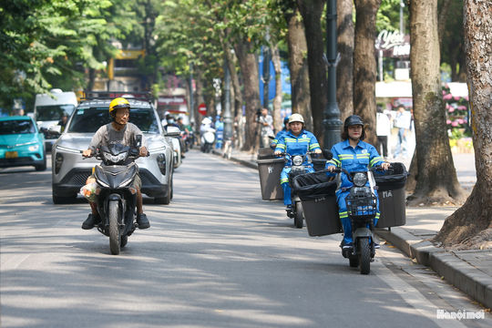 Xe điện, trạm HUB: Giải pháp xanh cho thu gom rác đô thị