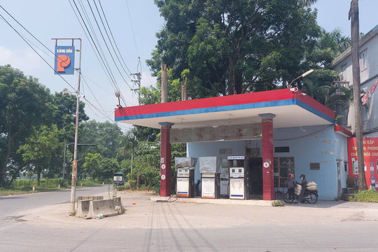 Xã Tây Phương yêu cầu cửa hàng xăng dầu Dị Nậu tạm dừng hoạt động