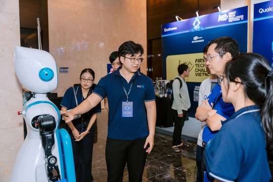 Gỡ điểm nghẽn để robot Việt đi xa