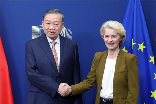 EU sẵn sàng hỗ trợ Việt Nam thành trung tâm trung chuyển giao thông khu vực