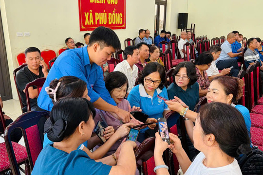 Tuổi trẻ xã Phù Đổng trở thành “cầu nối số” trên mảnh đất quê hương