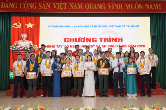 Xã Trung Giã: Hơn 700 triệu đồng ủng hộ Quỹ “Vì người nghèo” năm 2026 trong ngày đầu phát động