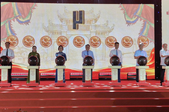 Khai mạc Lễ hội vinh danh làng nghề và Tuần lễ quảng bá nông sản - đặc sản vùng miền Hà Nội 2026