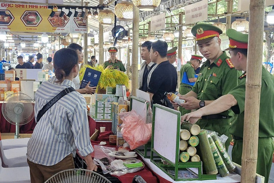 Xã Phú Xuyên: Tăng cường kiểm tra chất lượng hàng hóa