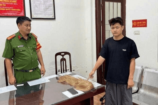 Giả gái, rủ hẹn hò với nam giới để nẫng tài sản