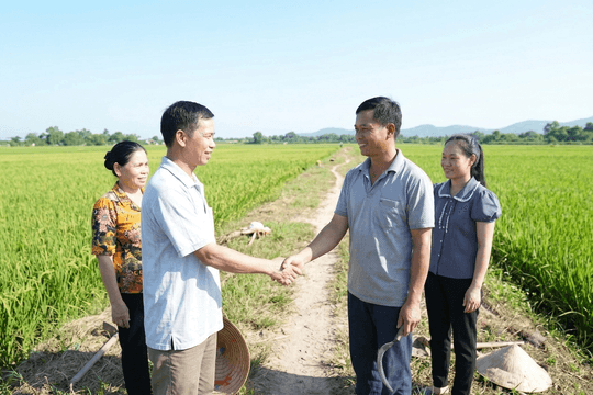 Kiên trì gỡ mâu thuẫn đất đai, ô nhiễm môi trường đến hạnh phúc gia đình