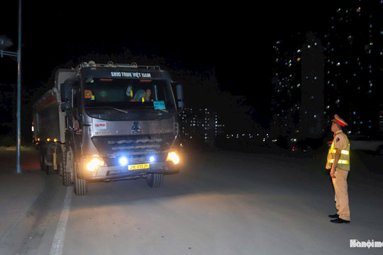 Tăng cường giám sát, xử lý hoạt động vận chuyển đất thi công hồ điều hòa