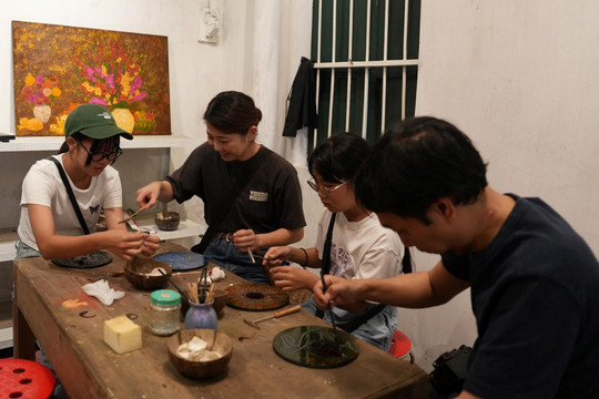Làng nghề Hà Nội: Giữ hồn xưa, chinh phục thị trường mới