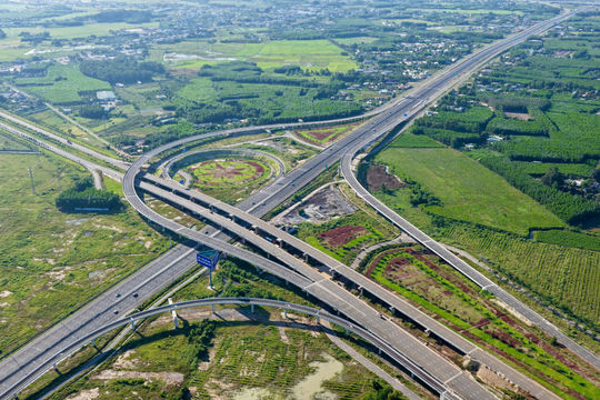 Tổ chức nhiều phương án kết nối giao thông đến sân bay Long Thành