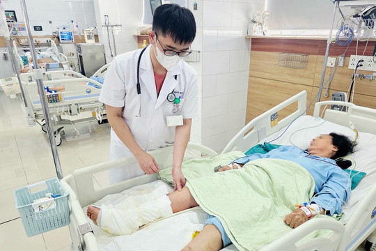 Đắp lá chữa bệnh, trả giá bằng cả tính mạng