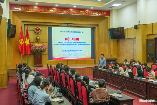 Phường Ngọc Hà tập huấn an toàn thực phẩm, hướng dẫn sử dụng HanoiCheck