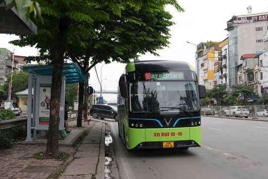 Từ ngày 1-11, điều chỉnh lộ trình hai tuyến buýt 104 và 16