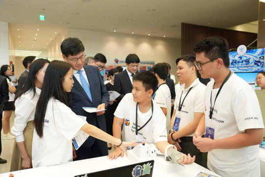 Trao giải cuộc thi Solve for Tomorrow 2026 tôn vinh giải pháp STEM vì cộng đồng