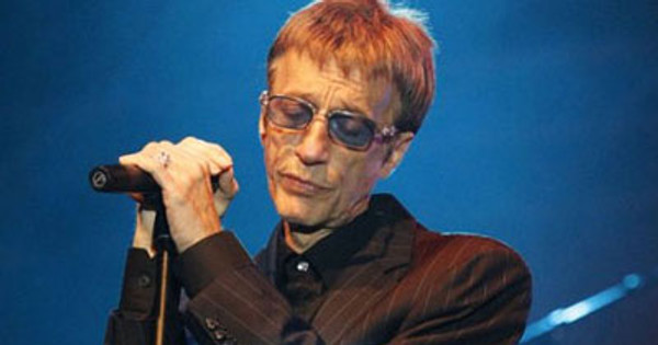 Robin Gibb của nhóm Bee Gees qua đời