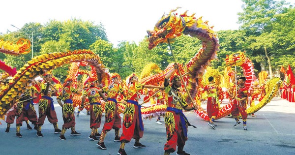 Rộn ràng nhịp điệu múa rồng