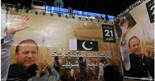 パキスタンの元首相ナワズ・シャリフが選挙活動開始のため帰国した