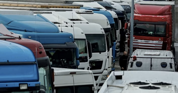 Các tài xế xe tải Slovensko địnhật phong lạa bîên khải Ukrajina