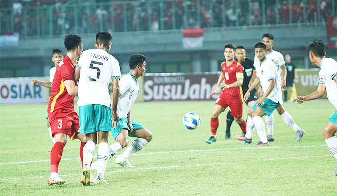 U19 Việt Nam hòa kịch tính U19 Indonesia tại Giải U19 Đông Nam Á 2022