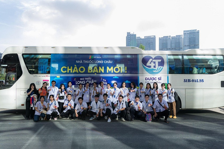 Campus Tour FPT Long Châu: ''Tiếp sức ước mơ'' nghề nghiệp cho sinh viên ngành Dược