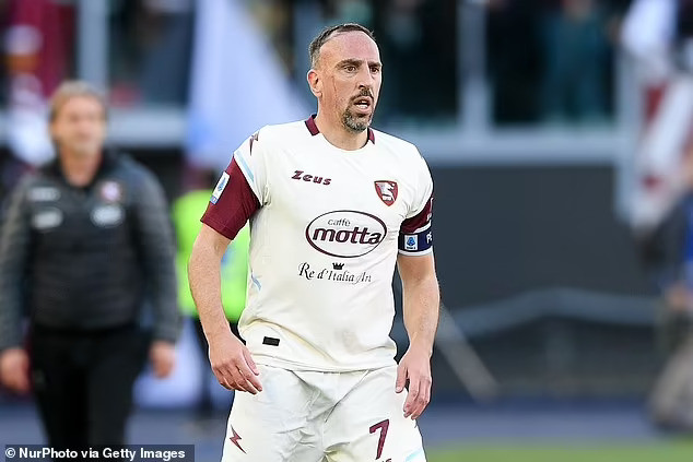 Franck Ribery giã từ sân cỏ