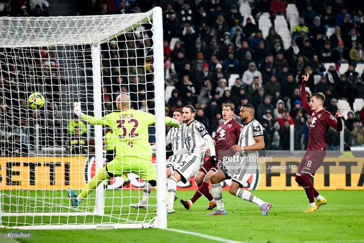Juventus hạ Torino ở trận cầu 6 bàn thắng
