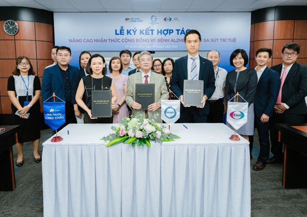 FPT Long Châu ký kết hợp tác cùng Eisai Việt Nam và Hội bệnh Alzheimer và rối loạn thần kinh nhận thức trong nâng cao nhận thức cộng đồng về bệnh Alzheimer